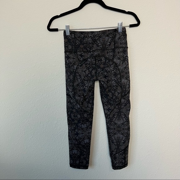 Victoria’s Secret Sport Leggings - Picture 5 of 13